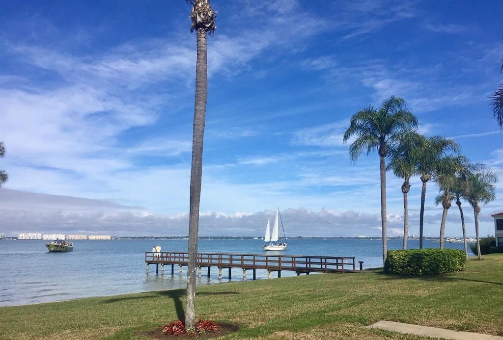 6211 SUN BOULEVARD UNIT 215