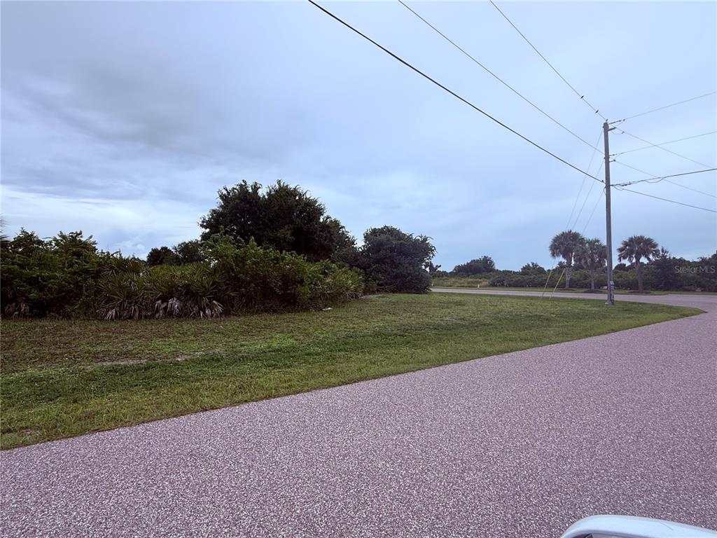 101 WRIGHT DRIVE, ROTONDA WEST, FL — photo 3 of 6