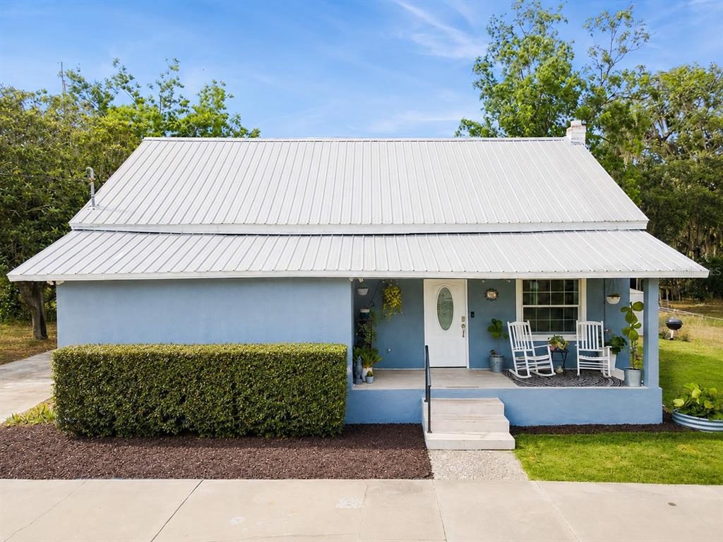 945 GORDON AVENUE