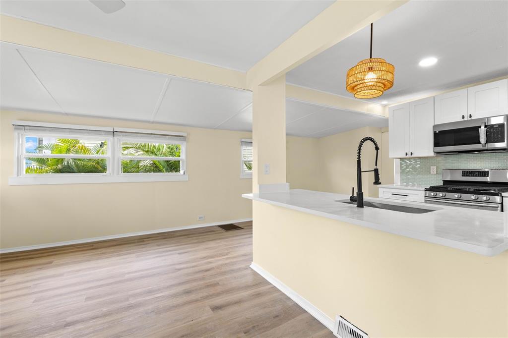 6830 AMERICANA DRIVE NE UNIT 127, ST PETERSBURG, FL — photo 5 of 30