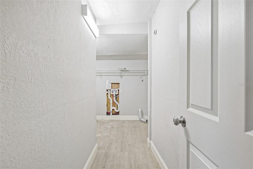 6804 N WILLOW AVENUE, TAMPA, FL — photo 2 of 6