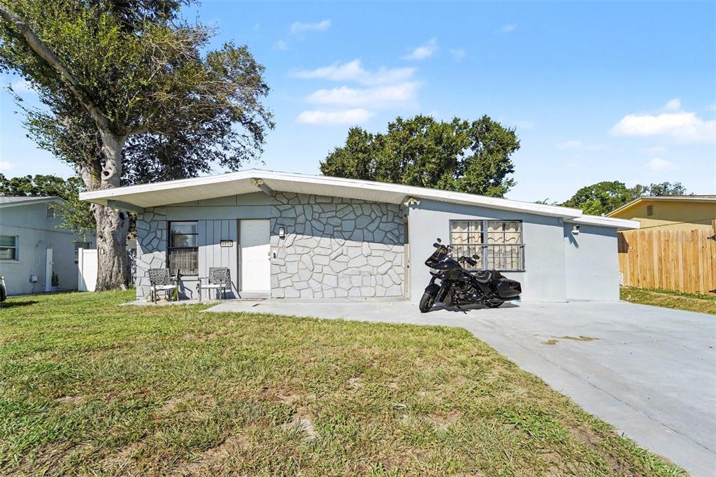 4834 ALVARADO DRIVE, TAMPA, FL — photo 2 of 22