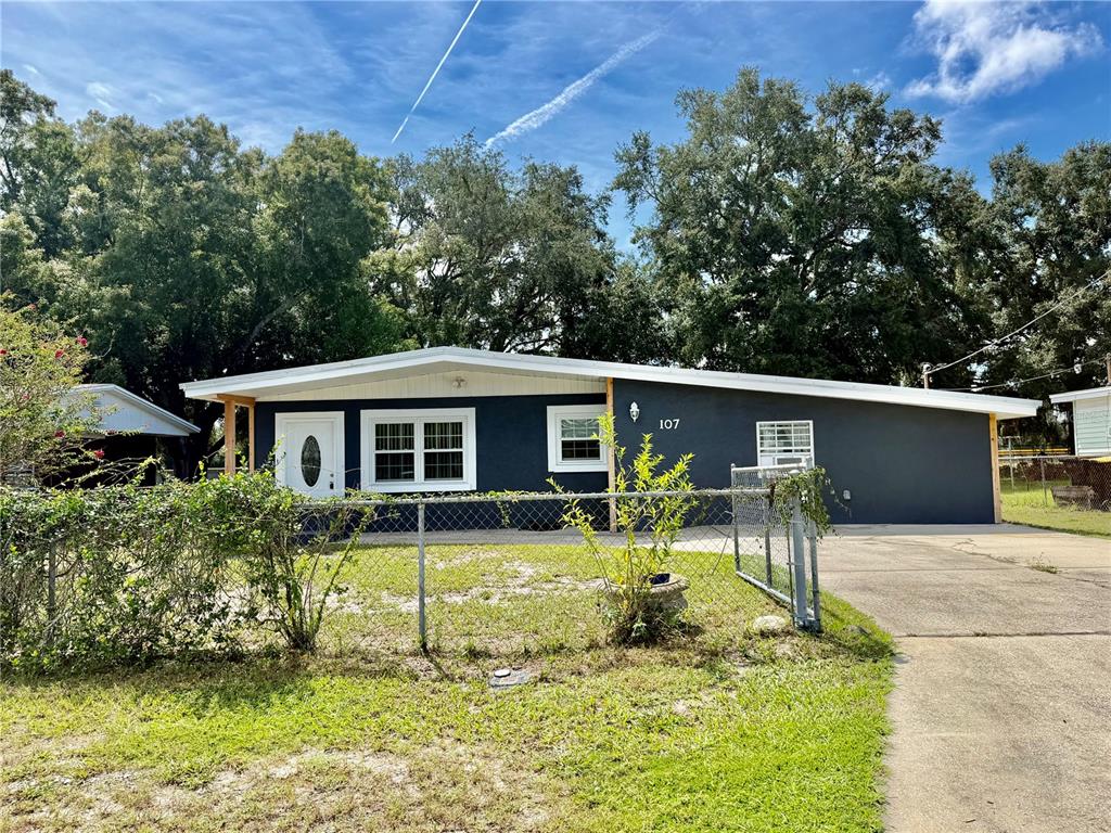 107 SHIRLEY COURT, EAGLE LAKE, FL — photo 2 of 30