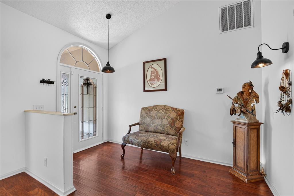 2010 RIVER PARK COURT, VALRICO, FL — photo 2 of 30