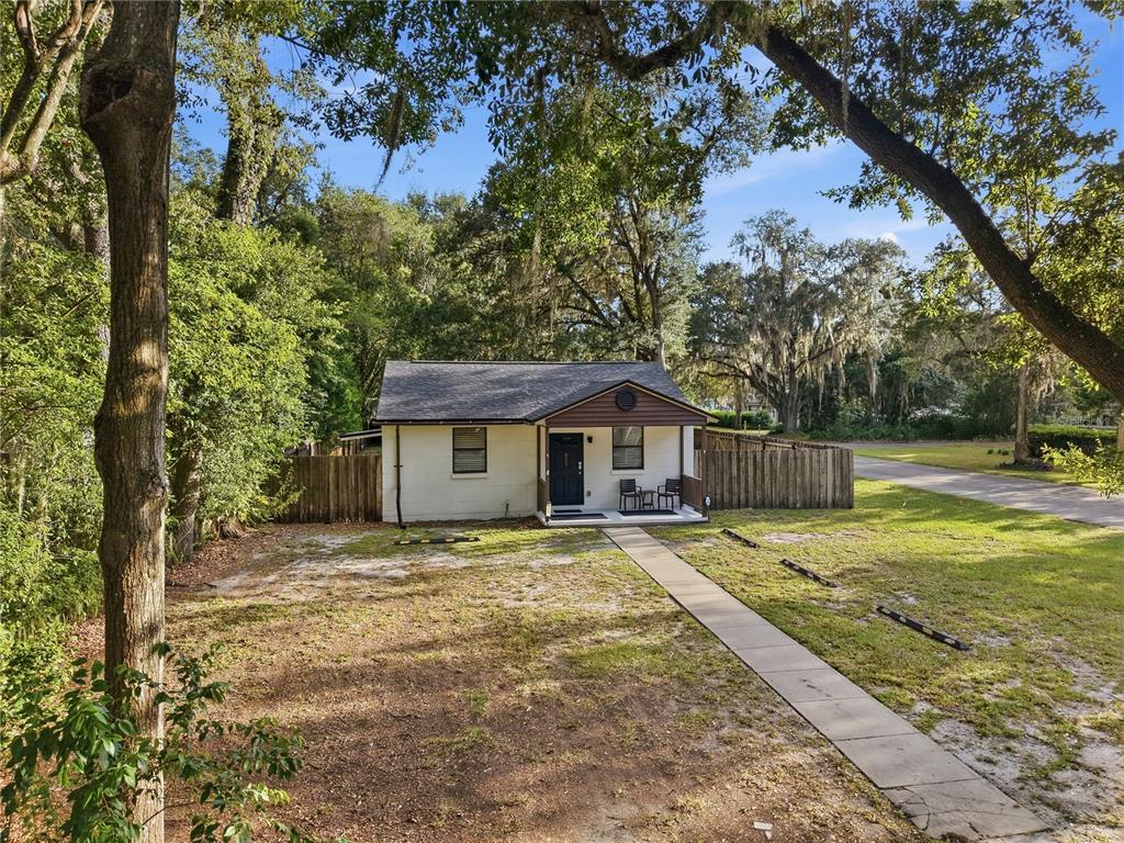 825 NW 19TH AVENUE, GAINESVILLE, FL — photo 3 of 22