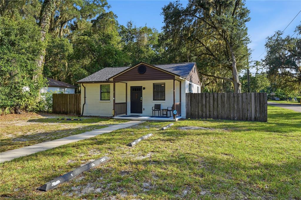 825 NW 19TH AVENUE, GAINESVILLE, FL — photo 5 of 22