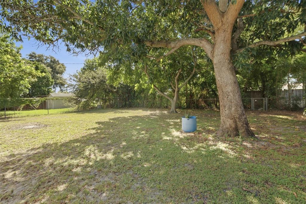 6448 41ST AVENUE N, ST PETERSBURG, FL — photo 4 of 29