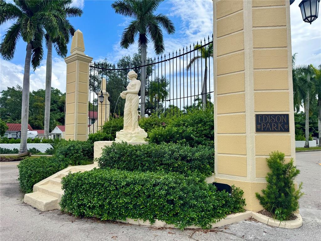 2476 EUCLID AVENUE, FORT MYERS, FL — photo 3 of 30
