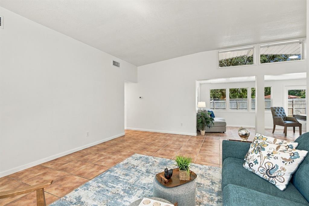 1390 SATSUMA STREET, CLEARWATER, FL — photo 4 of 29