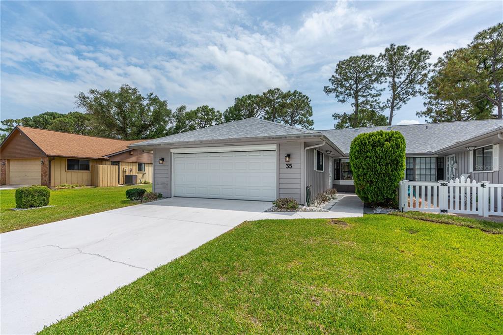 35 LAKE FAIRGREEN CIRCLE