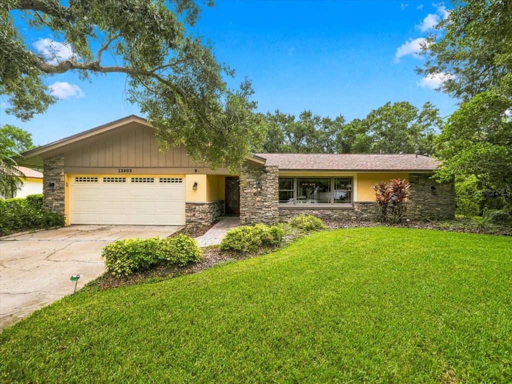 13903 MIDDLE PARK DRIVE, TAMPA, FL — photo 2 of 30