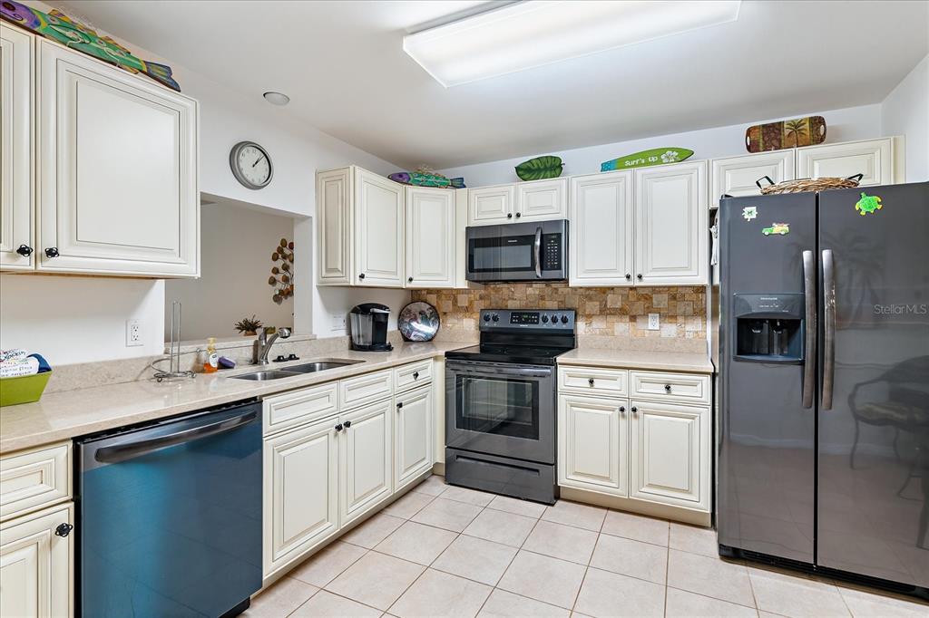 211 PINENEEDLE DRIVE UNIT 211, BRADENTON, FL — photo 4 of 30