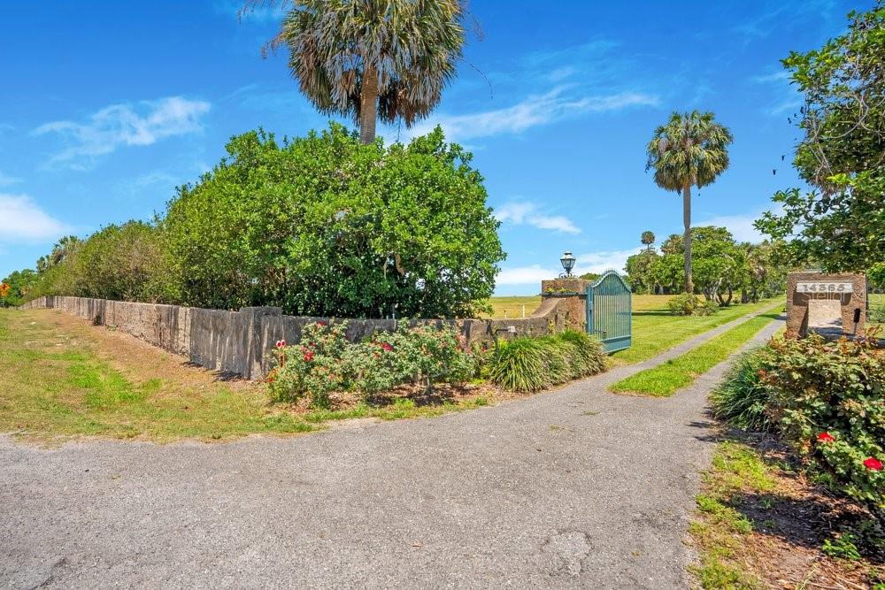 14365 SE HIGHWAY 42, WEIRSDALE, FL — photo 4 of 30