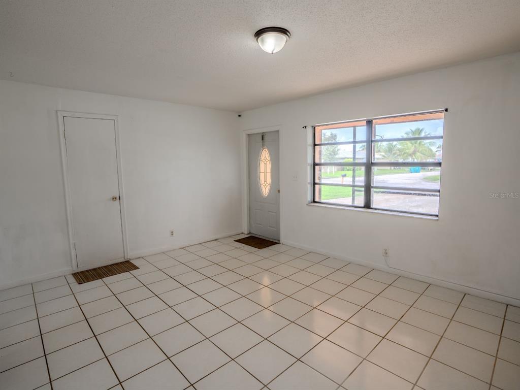 717 NW 1ST STREET, BOYNTON BEACH, FL — photo 4 of 18