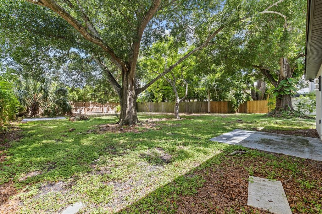 1104 S LOIS AVENUE, TAMPA, FL — photo 2 of 30