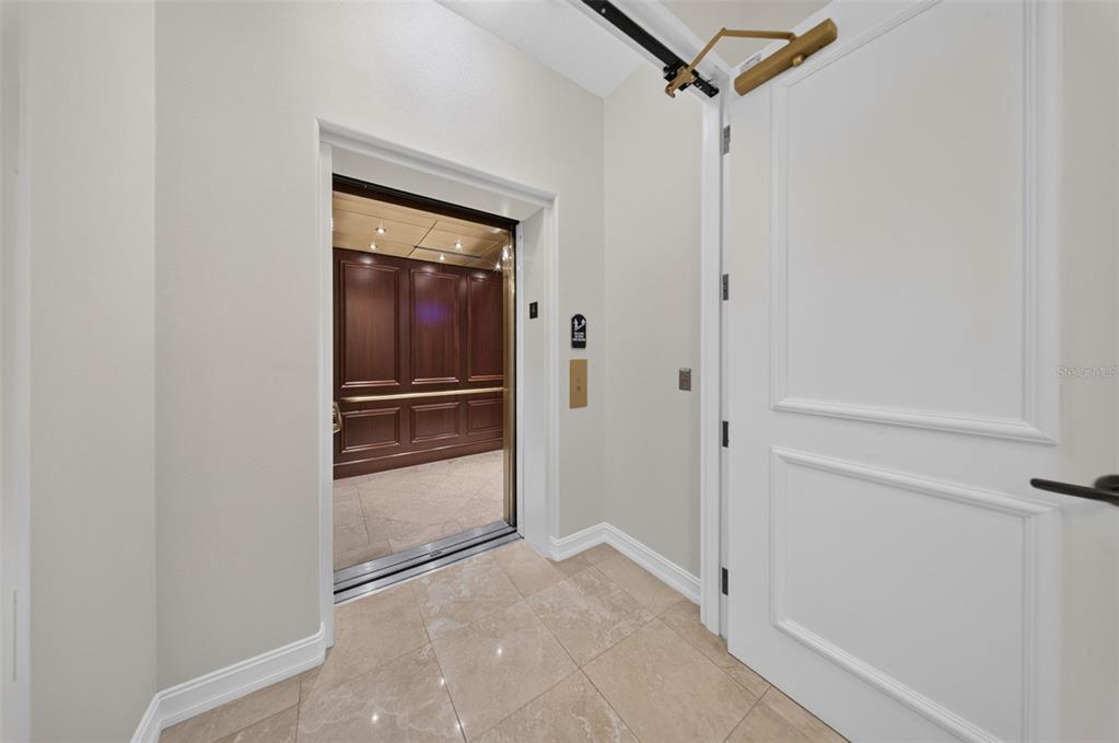 1233 N GULFSTREAM AVENUE UNIT 401, SARASOTA, FL — photo 5 of 30