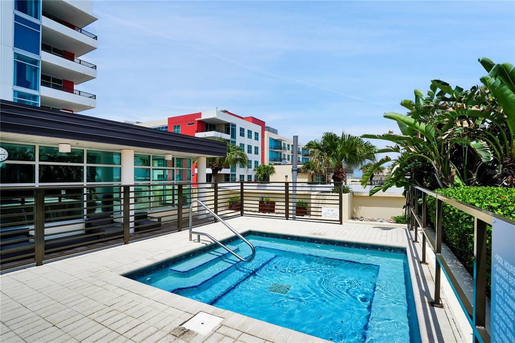1120 E KENNEDY BOULEVARD UNIT 827