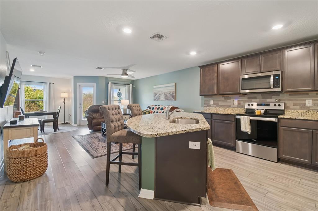5228 NEW FRIENDSHIP PL, TAMPA, FL — photo 4 of 23