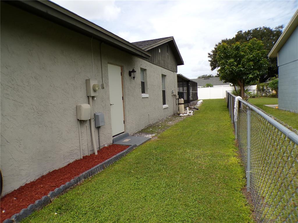 711 WEDGE LANE, POINCIANA, FL — photo 4 of 53