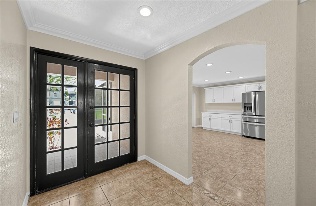 915 SEMINOLE BOULEVARD, TARPON SPRINGS, FL — photo 3 of 24