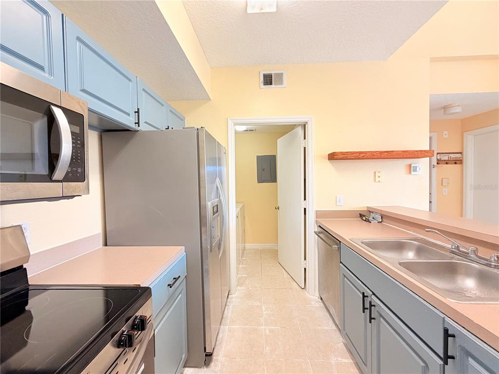 5500 METROWEST BOULEVARD UNIT 14-308, ORLANDO, FL — photo 4 of 13