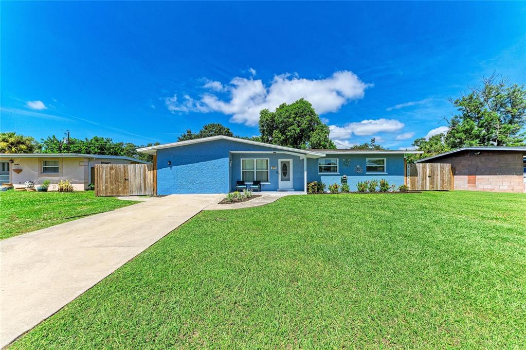 2006 24TH AVENUE W, BRADENTON, FL — photo 2 of 30