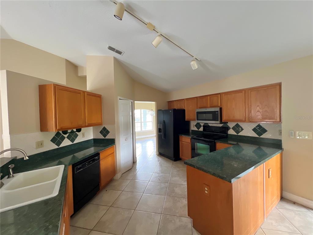 1030 HIGH RIDGE COURT, MINNEOLA, FL — photo 4 of 6