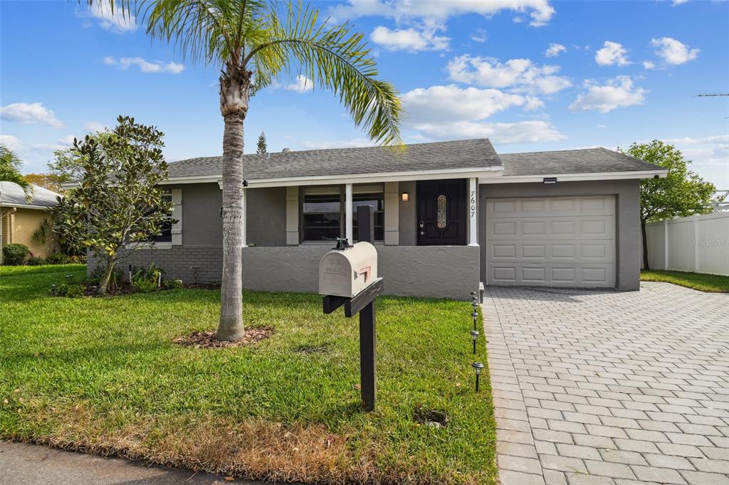 7607 WOODLAND OAKS COURT, TAMPA, FL — photo 3 of 30