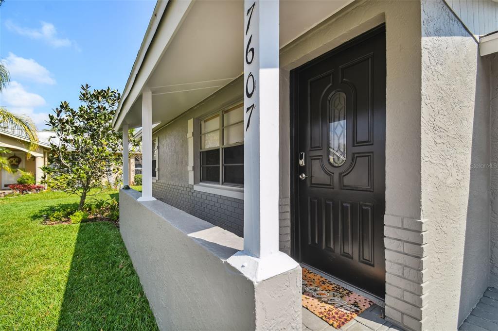 7607 WOODLAND OAKS COURT, TAMPA, FL — photo 4 of 30
