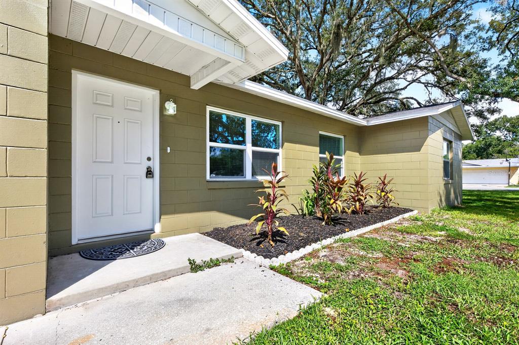 706 ELM AVENUE, FRUITLAND PARK, FL — photo 3 of 28