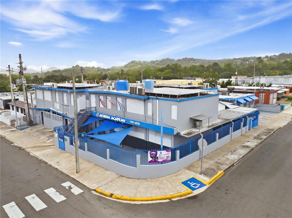 WC-33, WC-34 HOSTOS AVE.