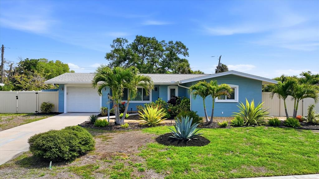 2486 BREAKWATER CIRCLE