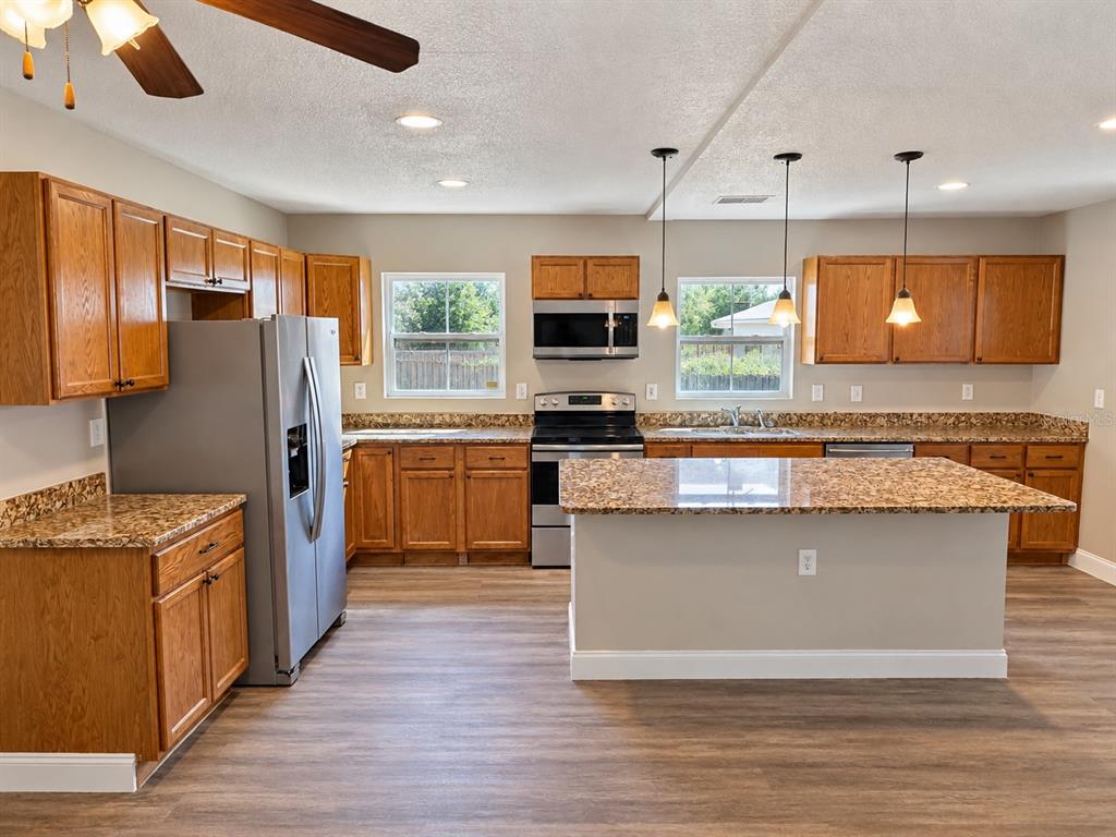 4280 70TH AVENUE N, PINELLAS PARK, FL — photo 4 of 19