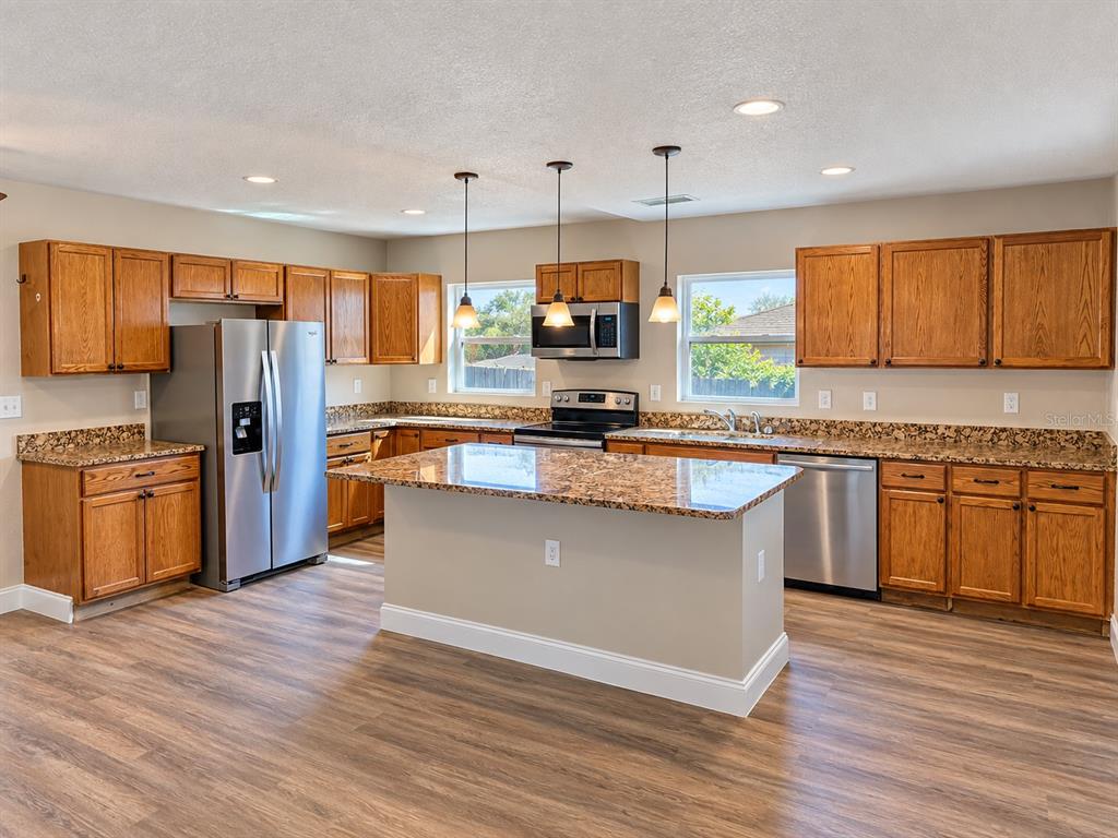 4280 70TH AVENUE N, PINELLAS PARK, FL — photo 5 of 19