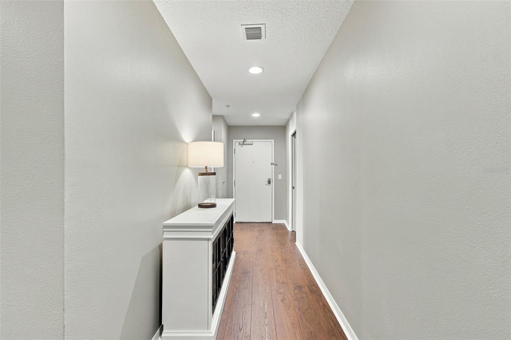 226 5TH AVENUE N UNIT M05, ST PETERSBURG, FL — photo 4 of 45