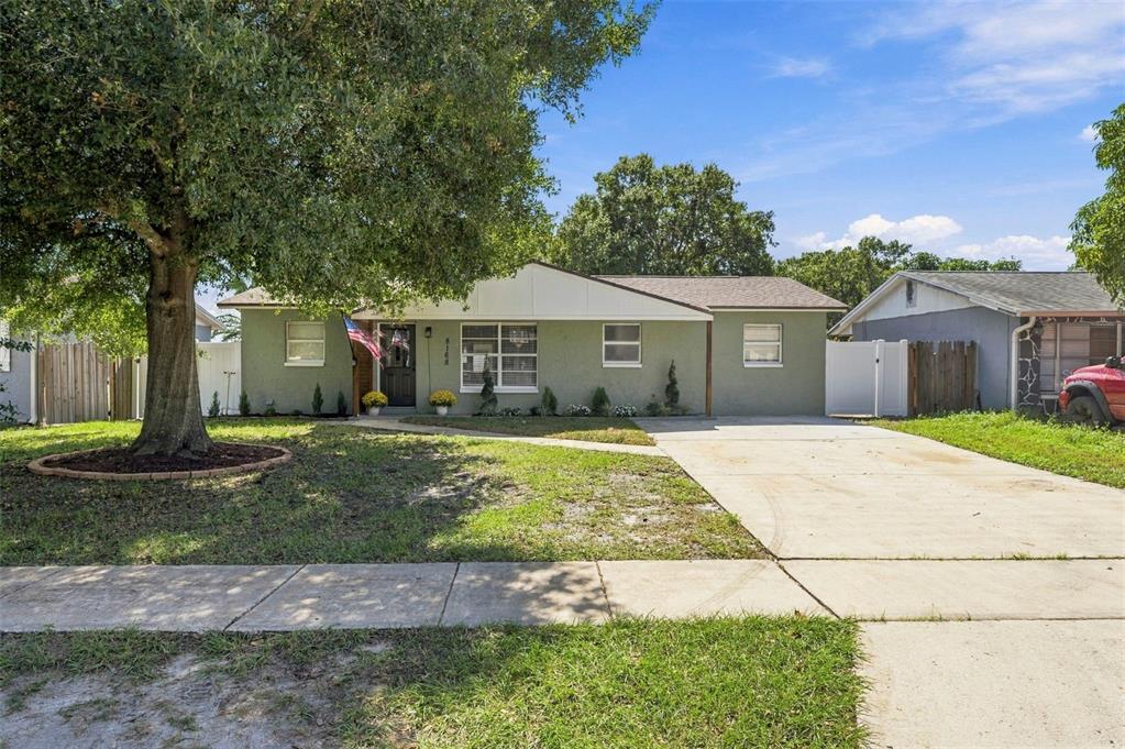 8168 82ND AVENUE, SEMINOLE, FL — photo 2 of 51