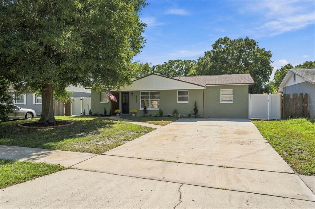 8168 82ND AVENUE, SEMINOLE, FL — photo 3 of 51