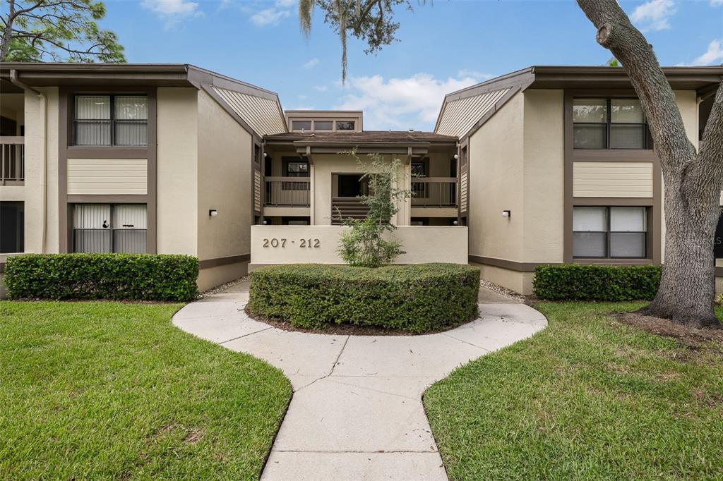 210 WOODLAKE WYNDE, OLDSMAR, FL — photo 3 of 28
