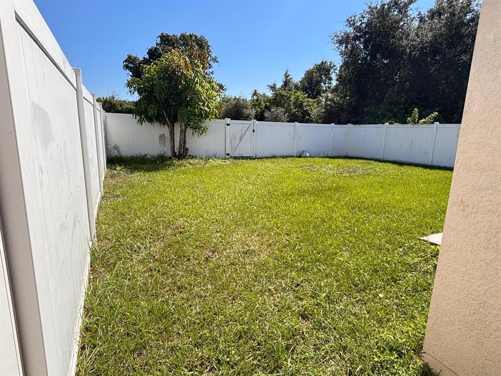 7834 CARRIAGE POINTE DRIVE, GIBSONTON, FL — photo 5 of 18