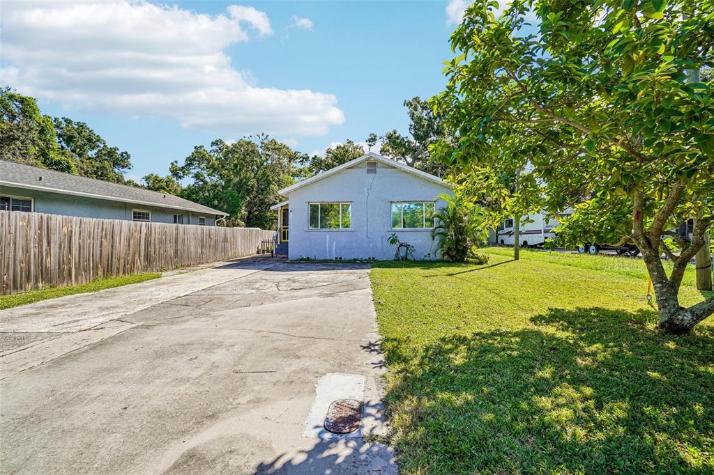 6565 WAYNE STREET, ST PETERSBURG, FL — photo 2 of 30