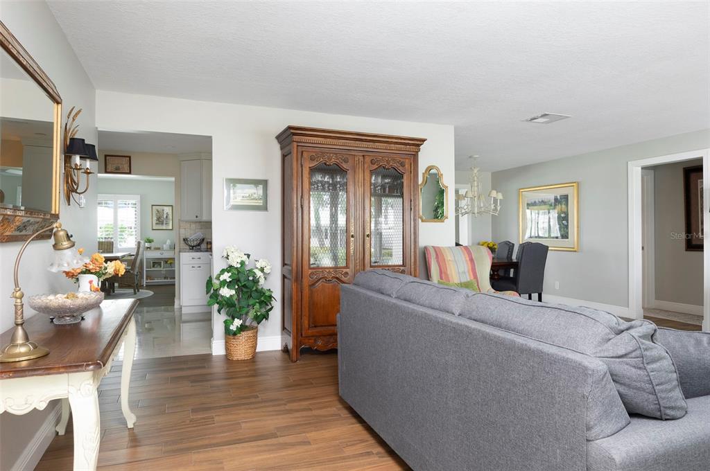 4035 MAINLANDS BOULEVARD N, PINELLAS PARK, FL — photo 5 of 28