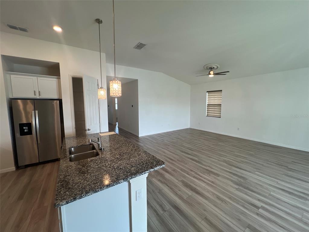 3504 74TH AVENUE CIRCLE E, SARASOTA, FL — photo 4 of 30