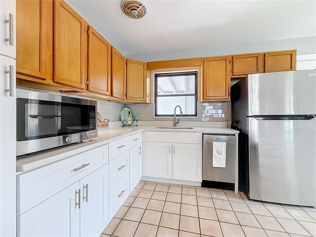 355 39TH AVENUE, ST PETE BEACH, FL — photo 4 of 30