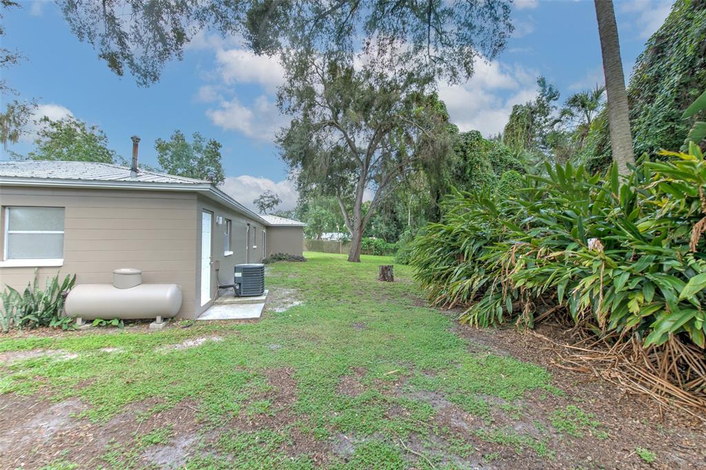 8825 COBB ROAD, RIVERVIEW, FL — photo 5 of 30