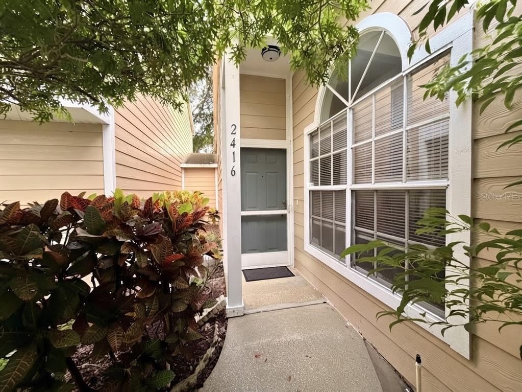 2416 HOUNDS TRAIL, PALM HARBOR, FL — photo 2 of 27
