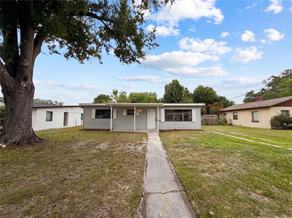 917 GOLDEN RULE COURT N