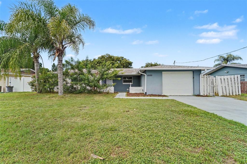 10525 OLEANDER DRIVE, PORT RICHEY, FL — photo 2 of 20