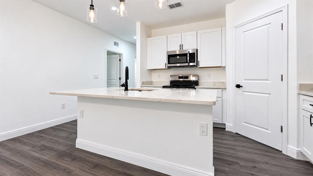1028 S TERRY AVENUE, LAKELAND, FL — photo 5 of 22