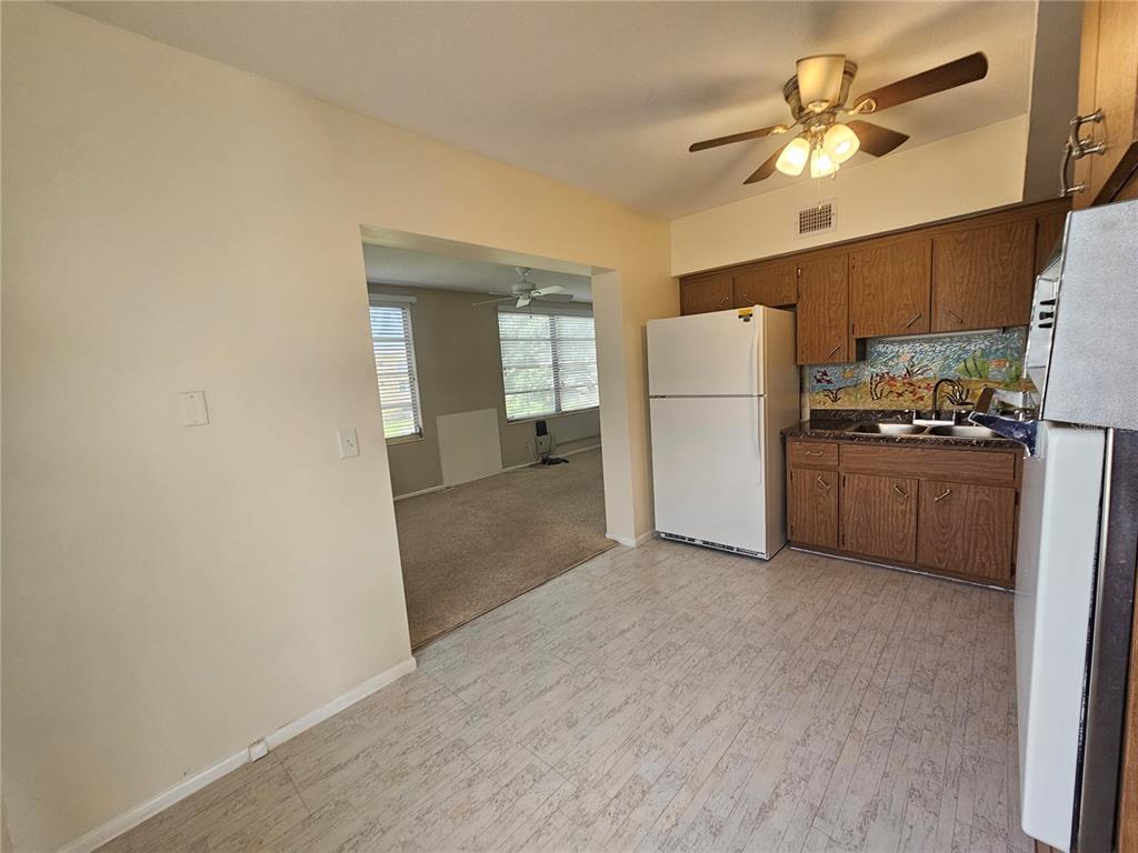 2070 WORLD PARKWAY BOULEVARD UNIT 22, CLEARWATER, FL — photo 3 of 30
