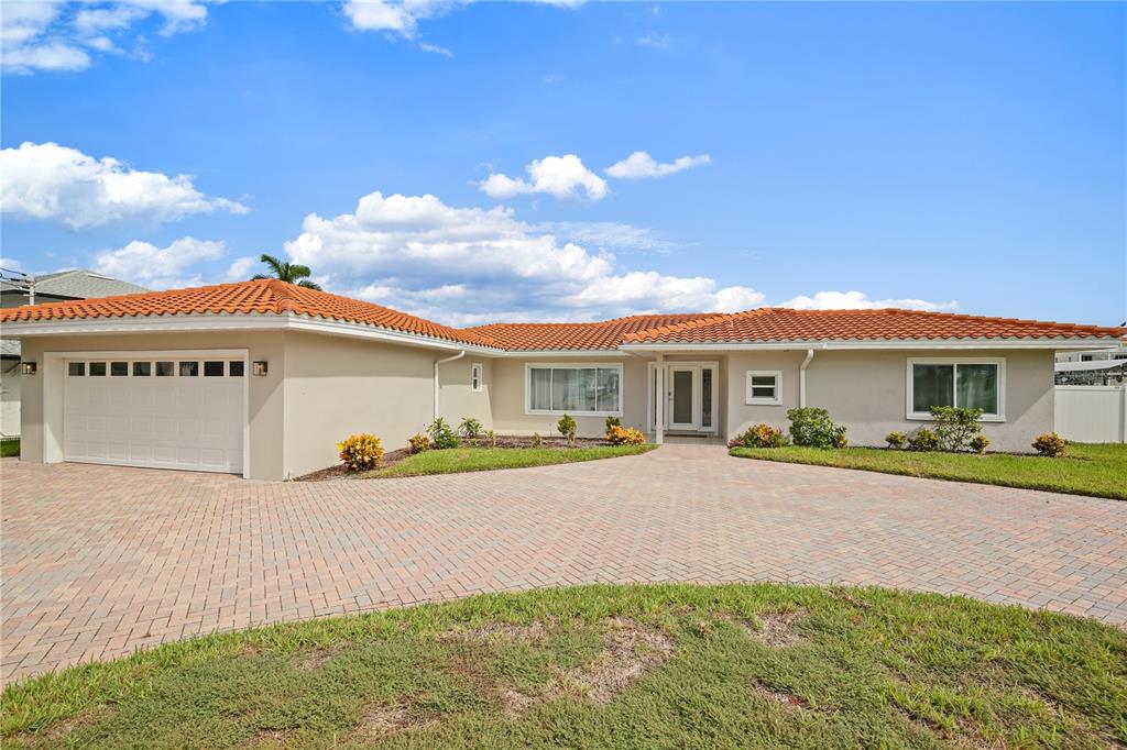 136 BAYSIDE DRIVE